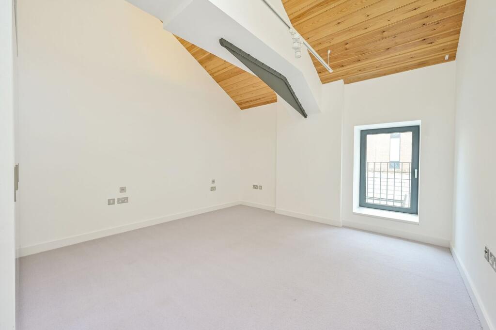 Apartment in London - View 2