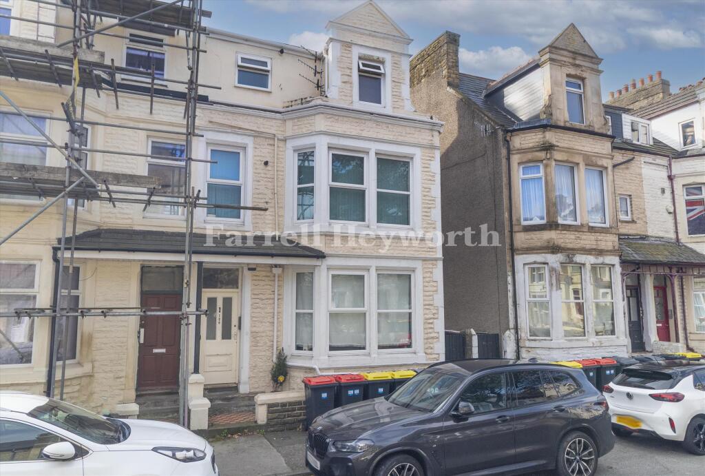 1-bed flat on Thornton Road, Morecambe, £65,000