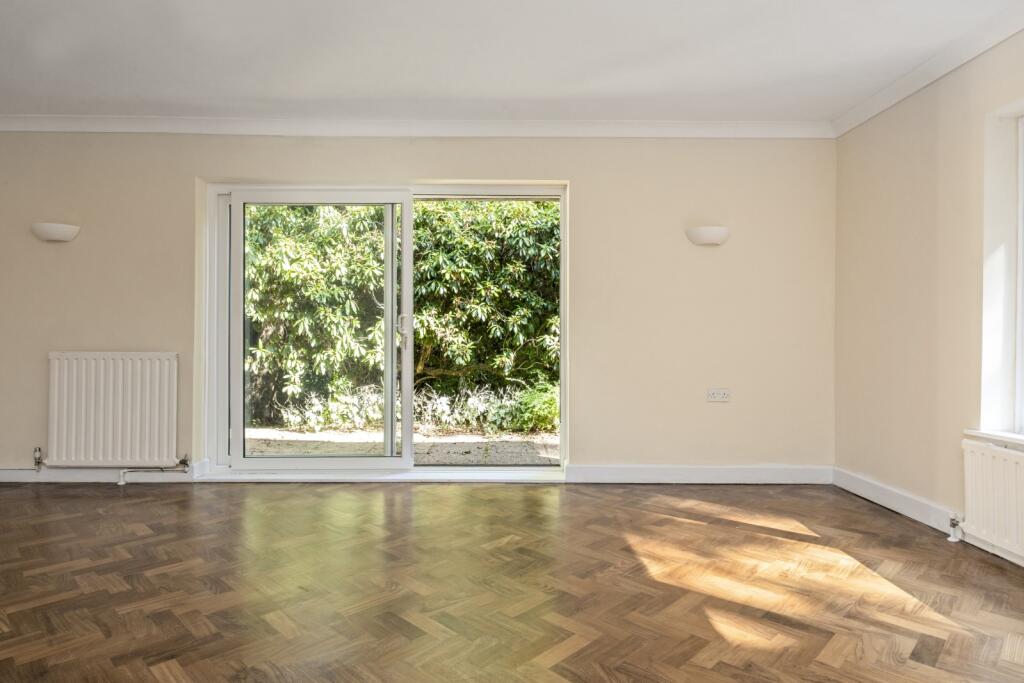 House in Redhill - View 4