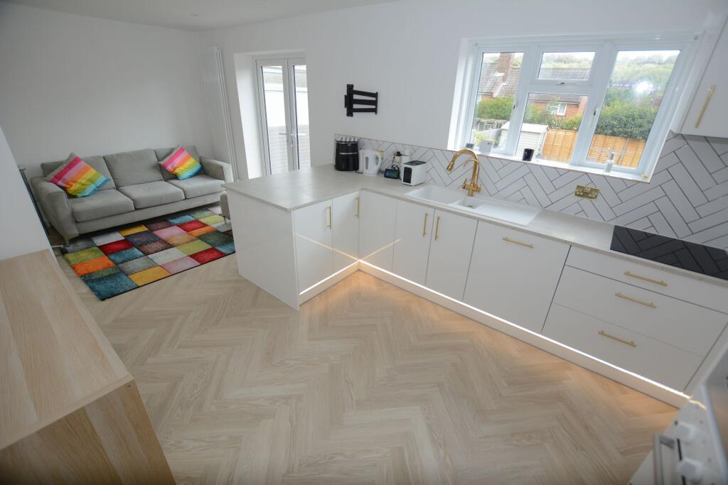 Ashburnham Drive, Brighton - View 2