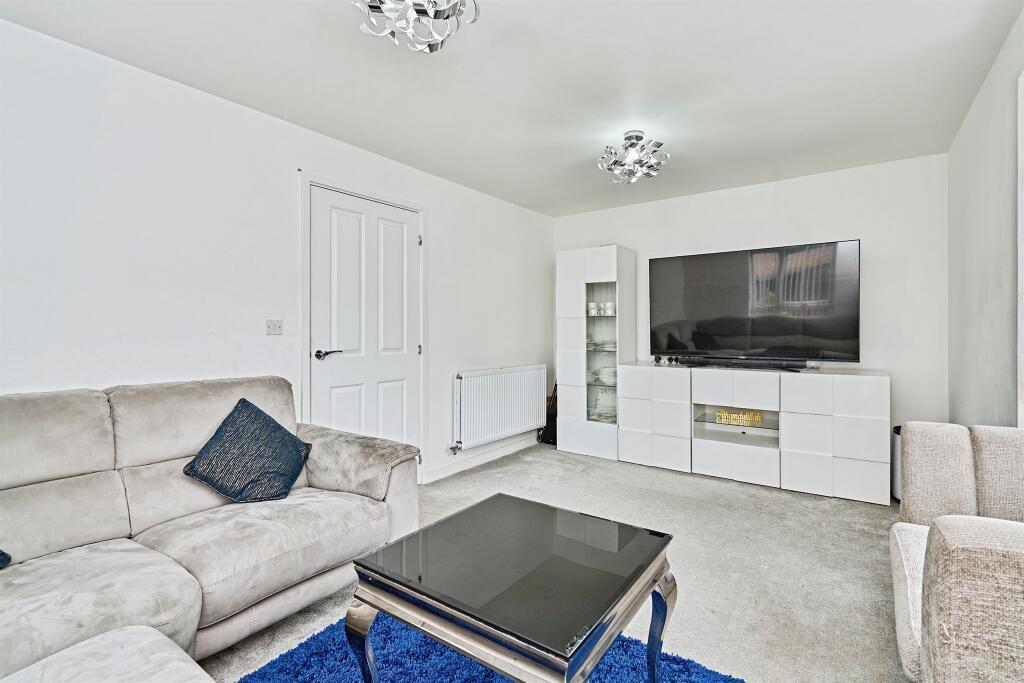 House in Walsall, West Midlands - View 4