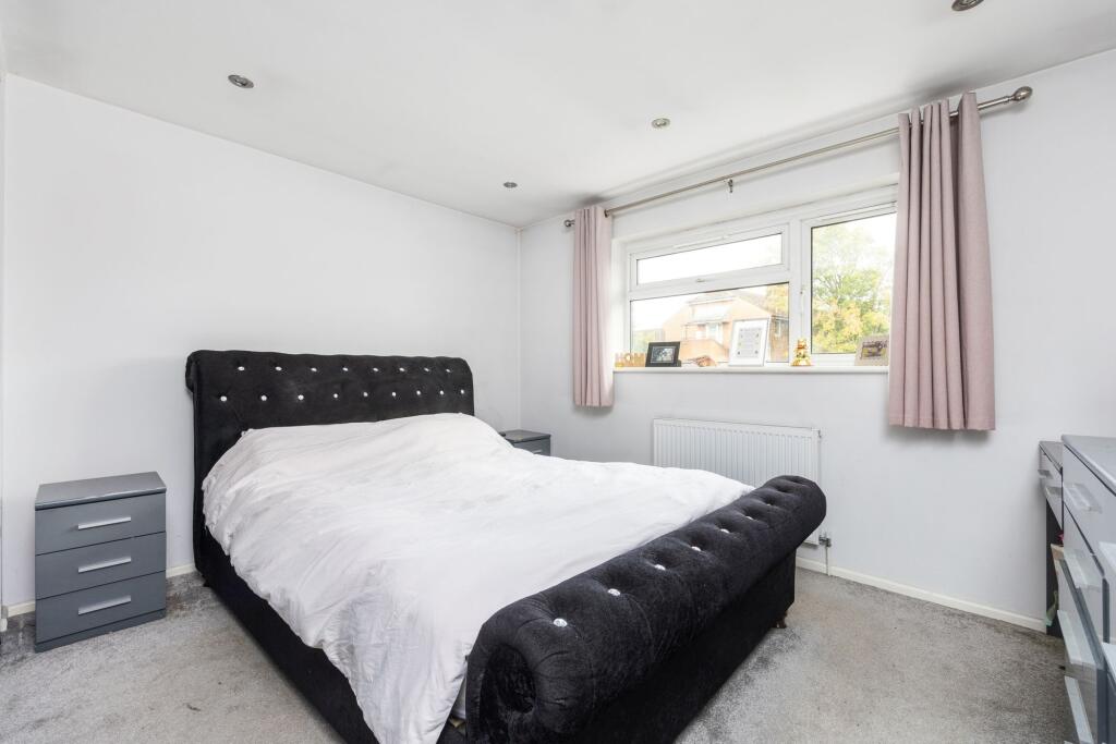 House in Winchester, Hampshire - More
