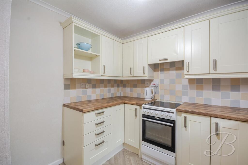 House in Mansfield, Forest Town - View 5