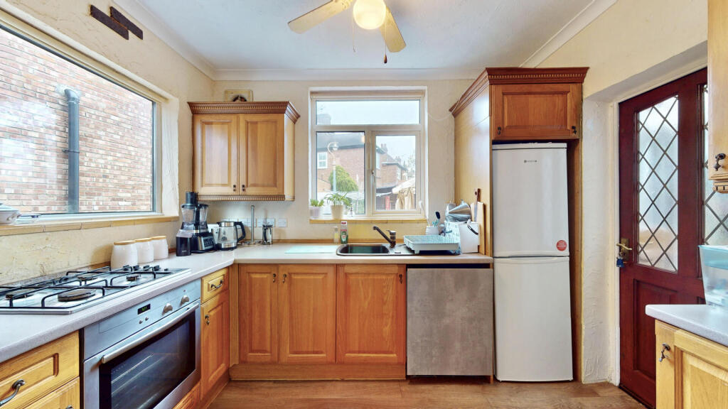 4 bedroom property for sale in Foresters Drive, London, E17 – pohled 3