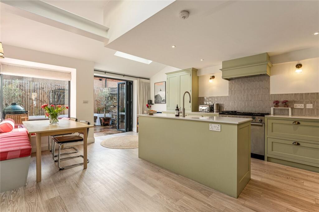 Main image of property: Robertson Street, SW8