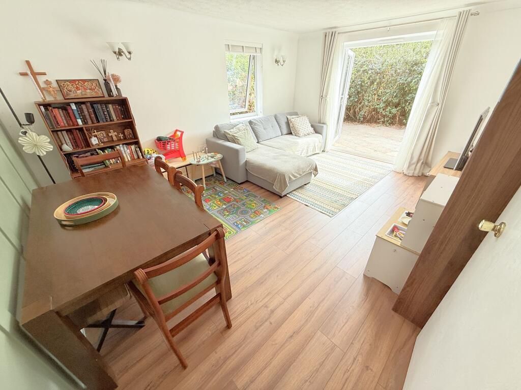 Apartment in Enfield - View 3