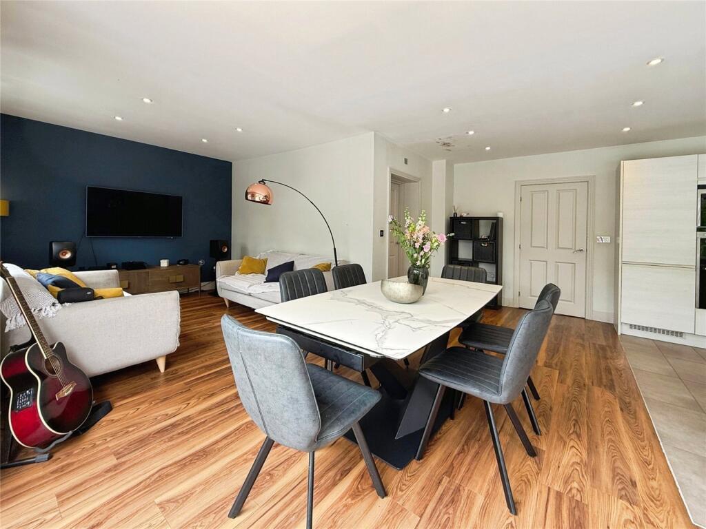 Saddlers Mews, Ascot, Berkshire, SL5 - View 3