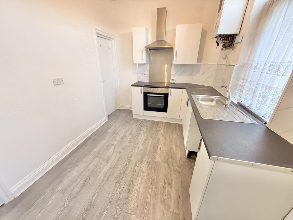 House in Wakefield - View 3
