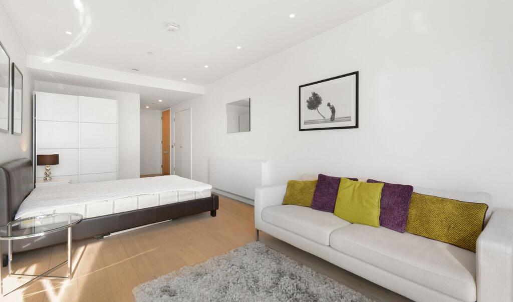 Studio flat for rent