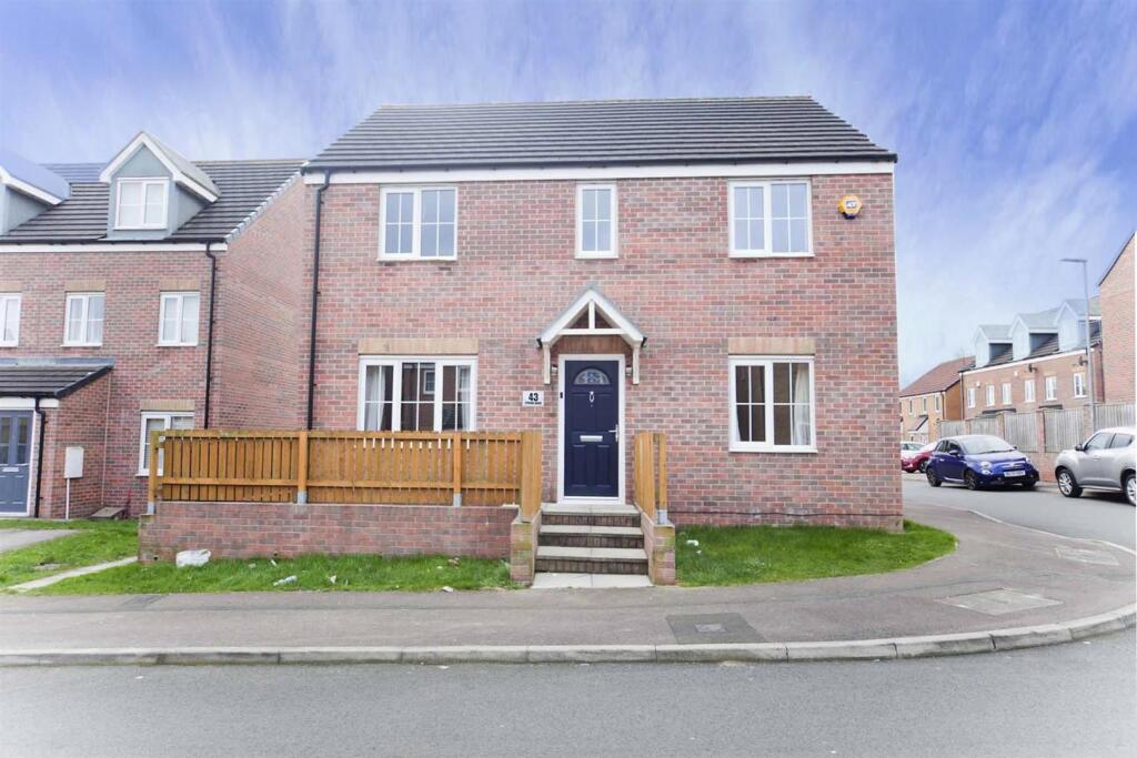 4-bed detached on Springbank, Peterlee, £229,999
