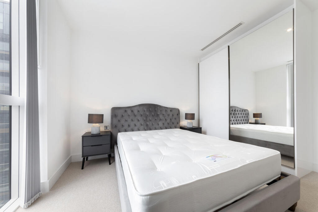 Apartment in London - More