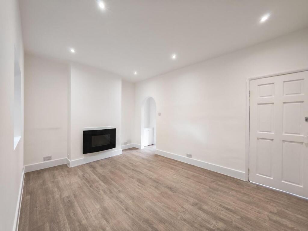 Main image of property: Great Knollys Street, Reading, RG1 7HL