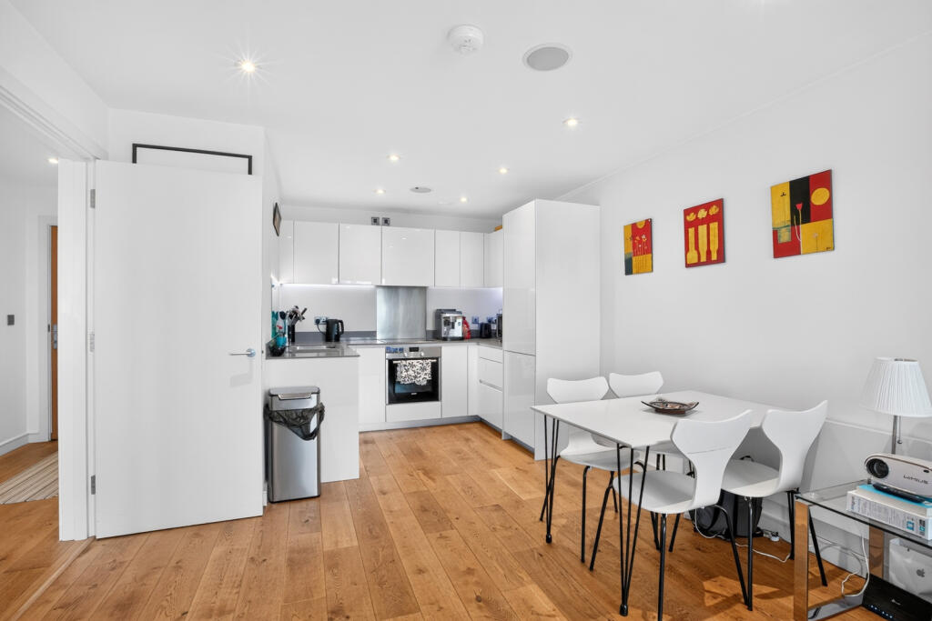 Apartment in London - More