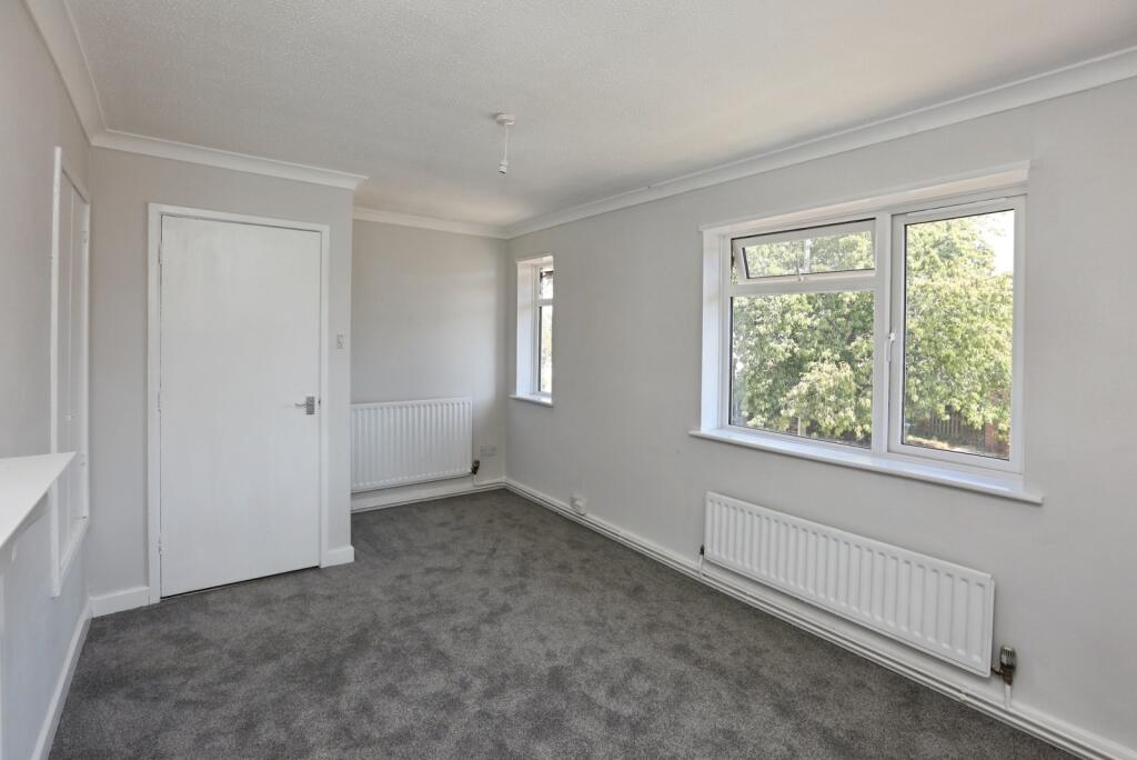 Apartment in Southampton, Millbrook - View 4