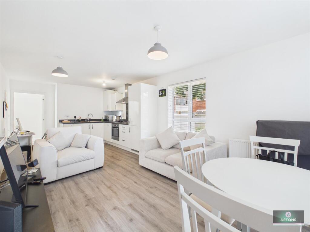 Apartment in Redhill - View 2