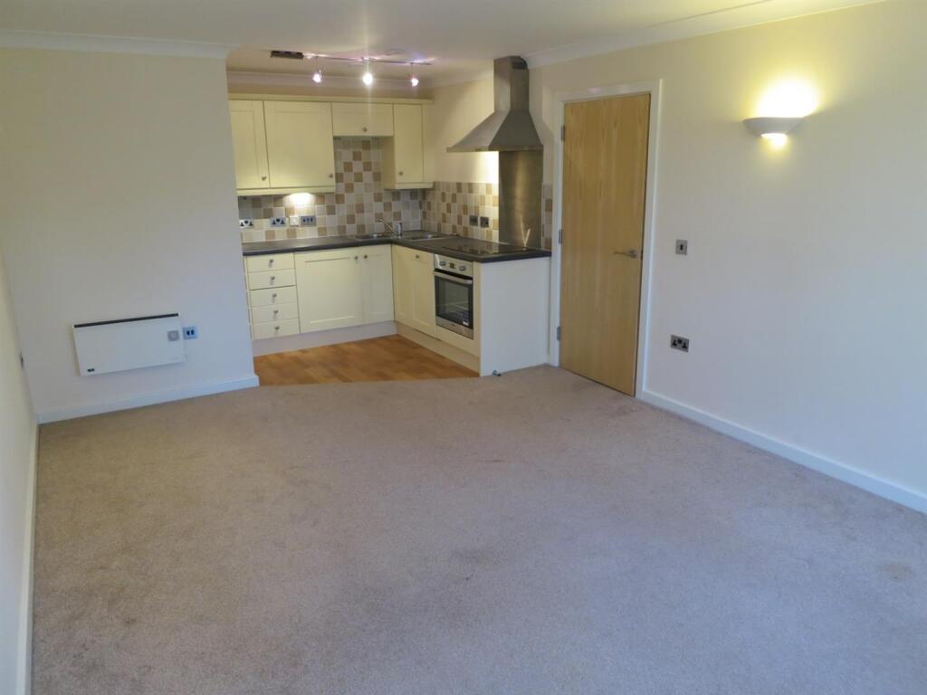 Apartment in Huddersfield - View 2