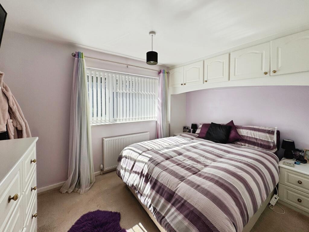 House in Rushmoor, Fox Lane, Farnborough - View 4