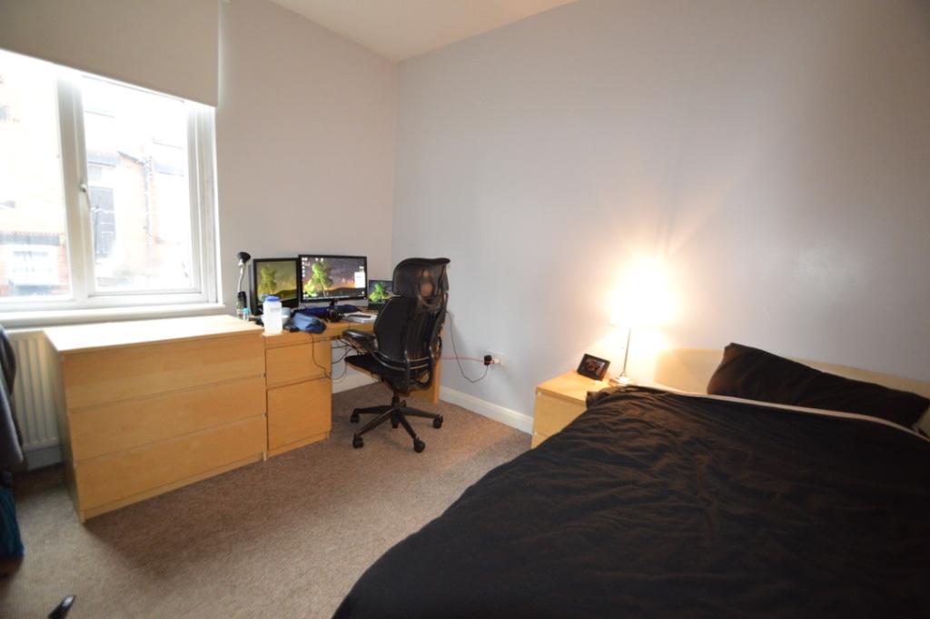 6 bedroom terraced house for rent