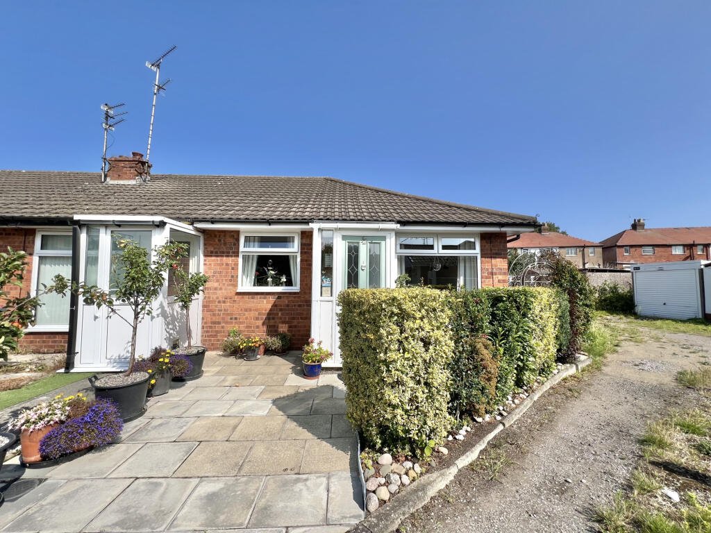1-bed bungalow on Coral Place,  Blackpool, FY4, £130,000