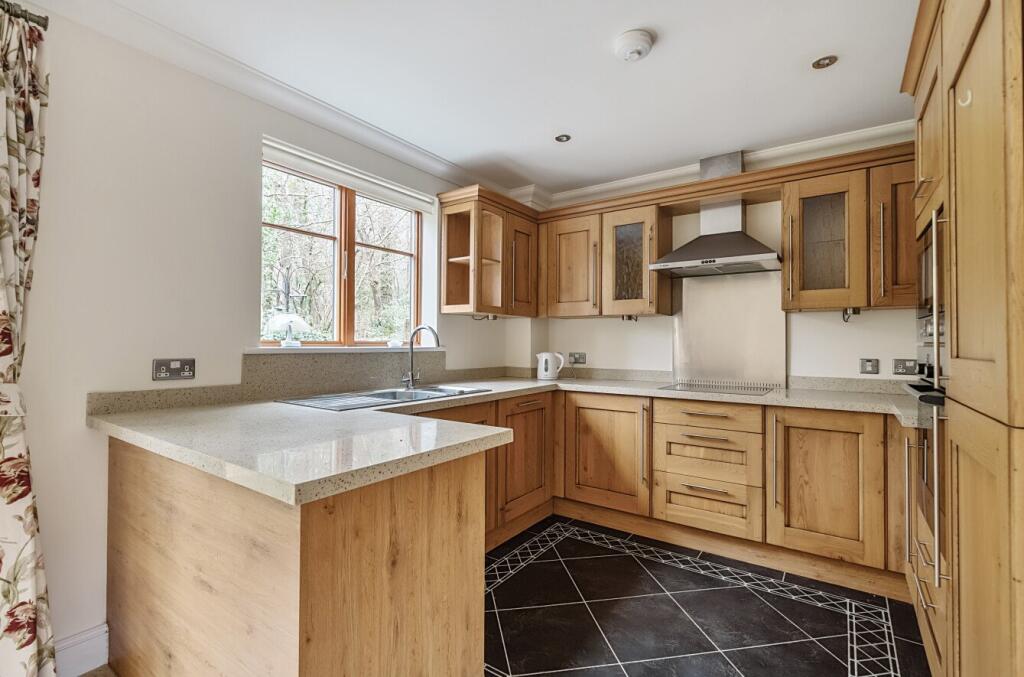 Apartment in Southampton - View 3