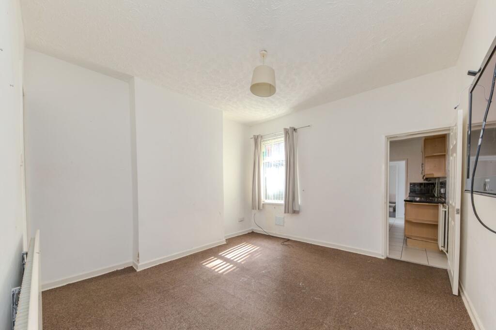 House in Stoke-on-Trent - More