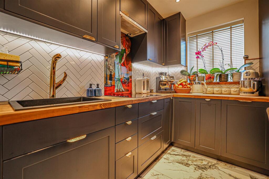 Apartment in Hemel Hempstead - View 5