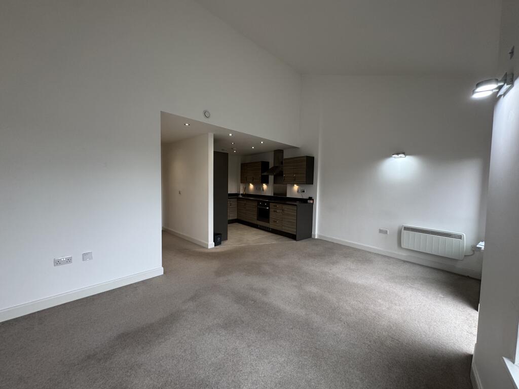 Apartment in Hemel Hempstead - View 2
