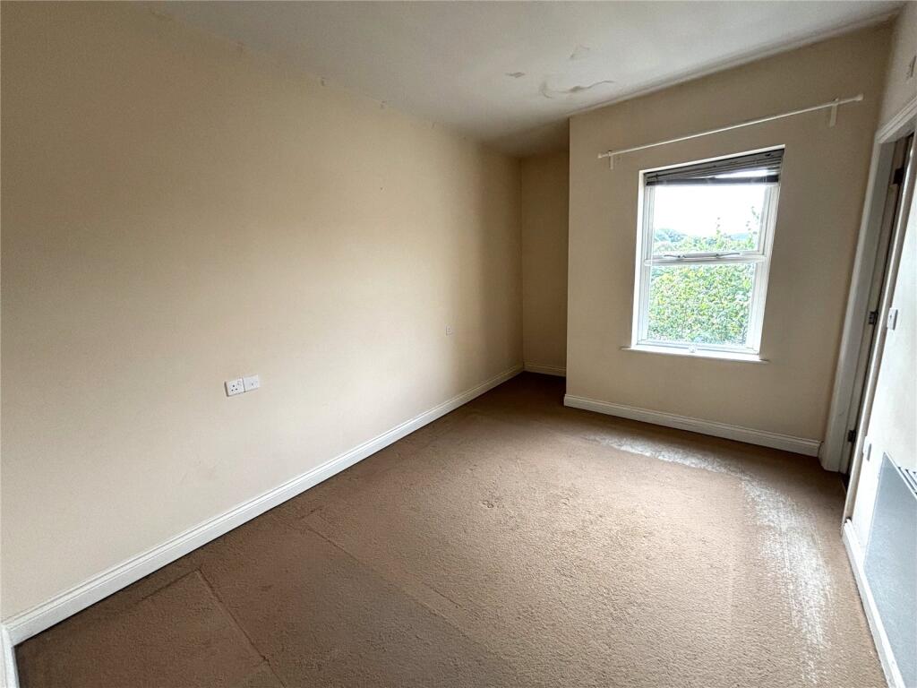 Apartment in Bradford, Bingley - More