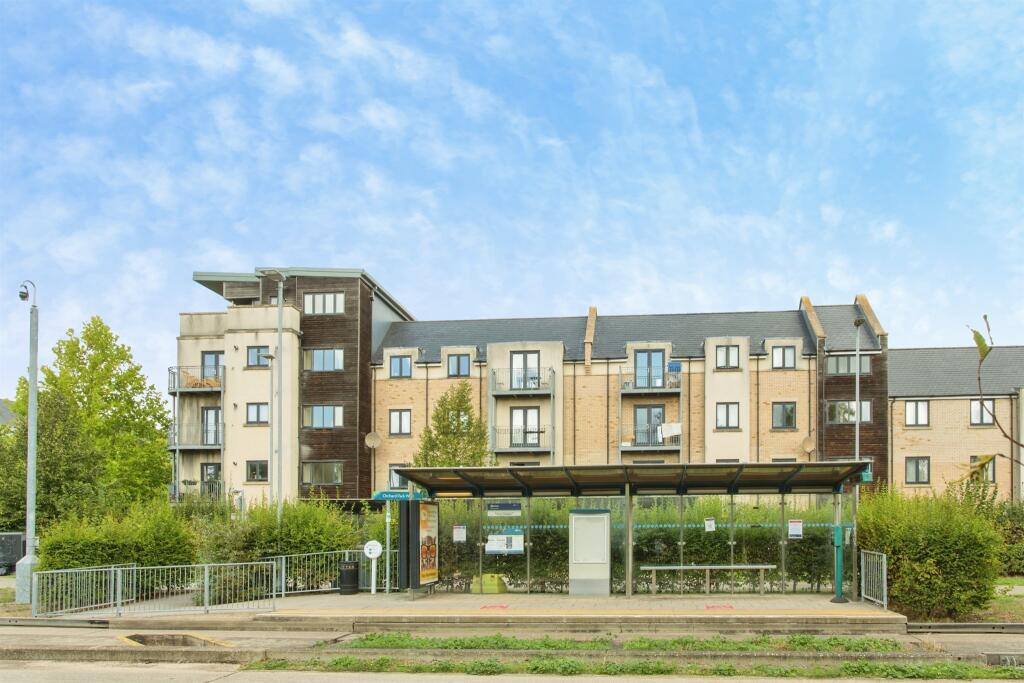 Apartment in Cambridge, Orchard Park - View 2