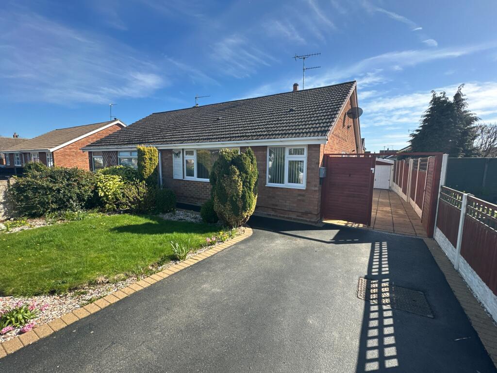 2-bed semi-detached on Priorylands, Stretton, Burton-on-Trent, DE13, £215,000