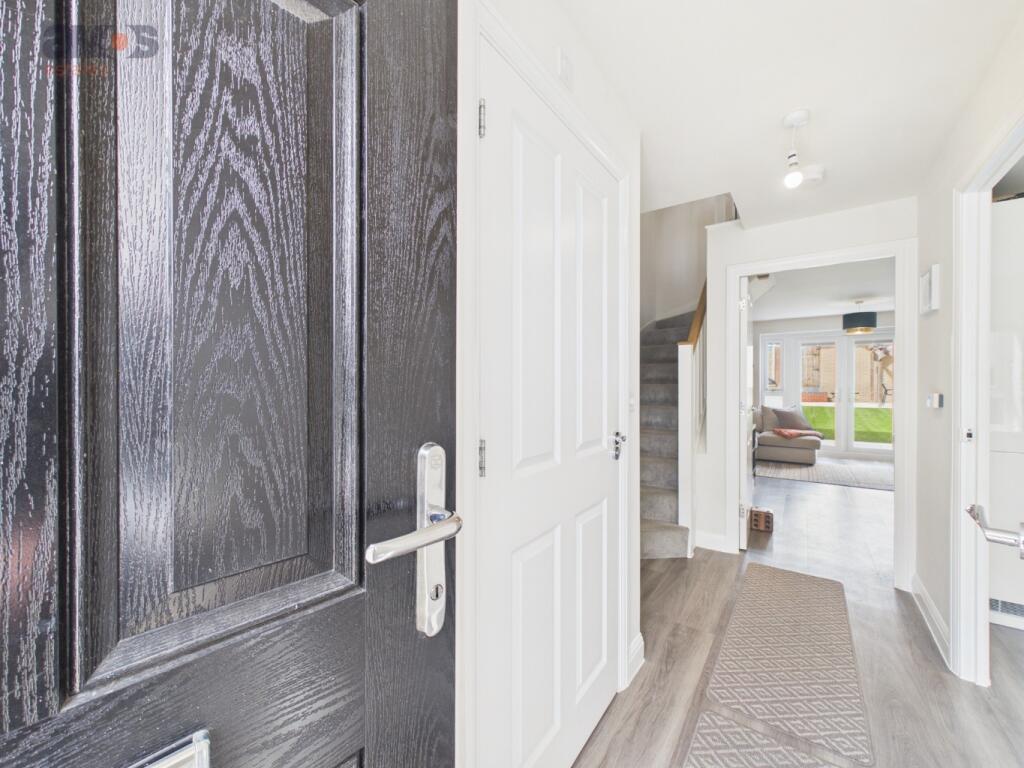 House in Rochford, High Elms Park, Hullbridge - View 5