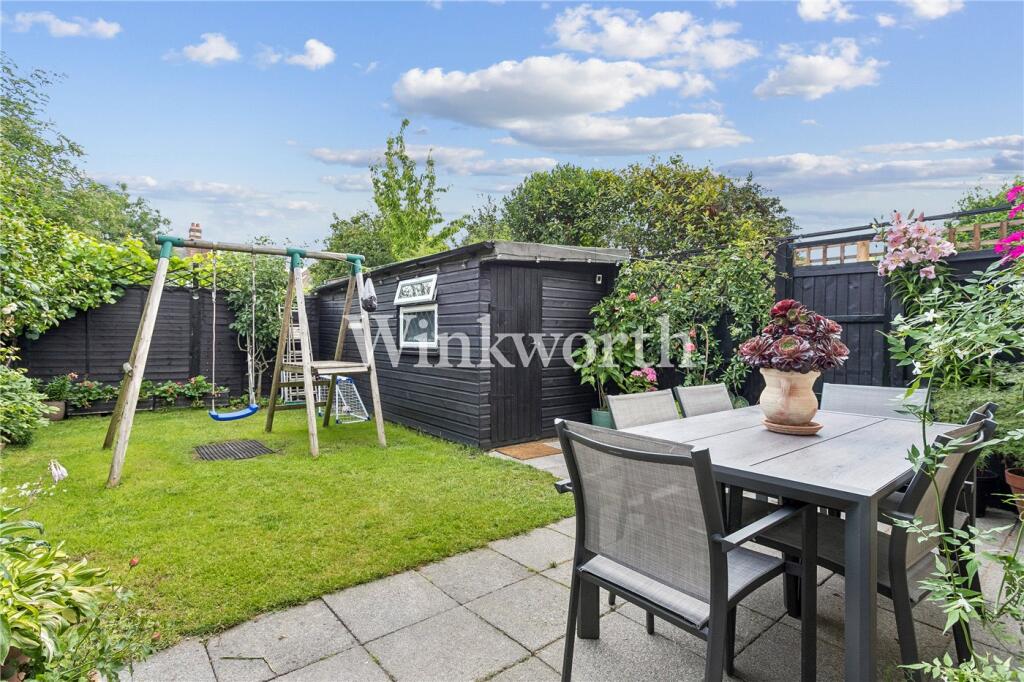Apartment in London - View 3