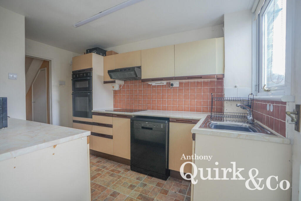 House in Castle Point, Canvey Island - View 5
