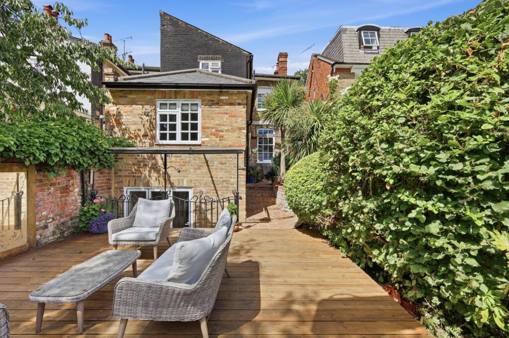 Main image of property: Queens Road, Brentwood, Essex