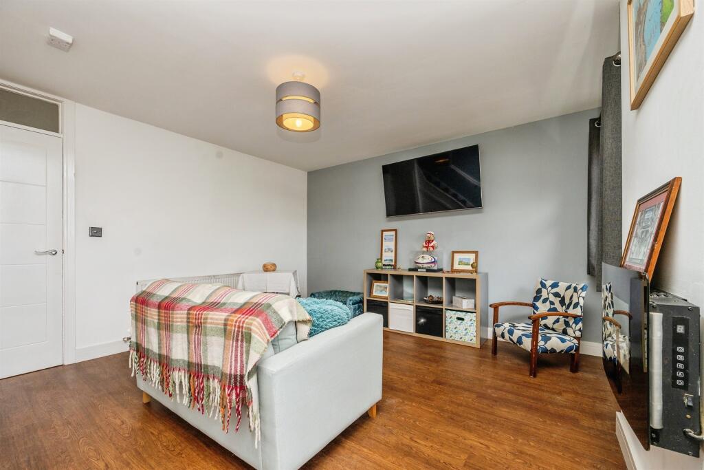 House in Dudley - View 4