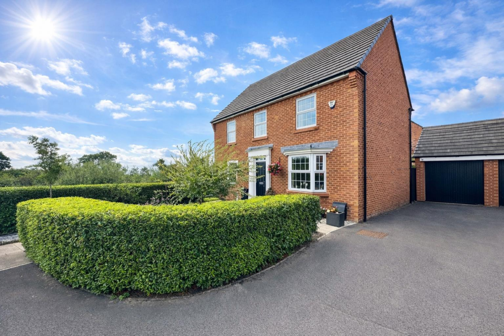 4-bed detached on Snow Crest Place, Stapeley, Cheshire, £489,500