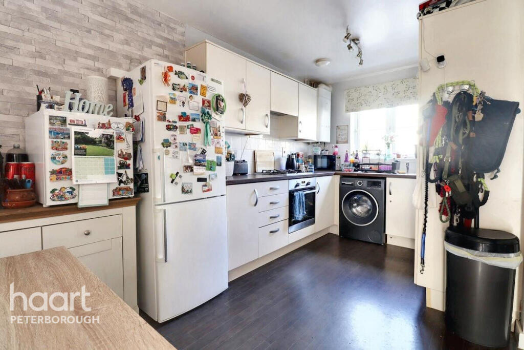 11 Auster Road photo 2