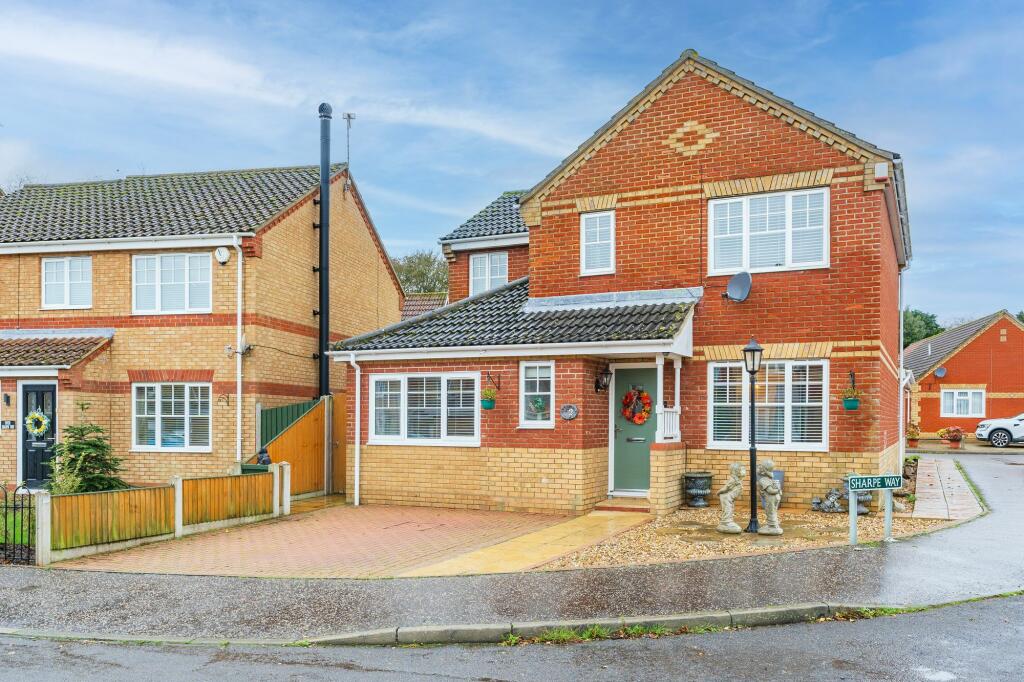 5-bed detached on Sharpe Way, Ormesby, £350,000