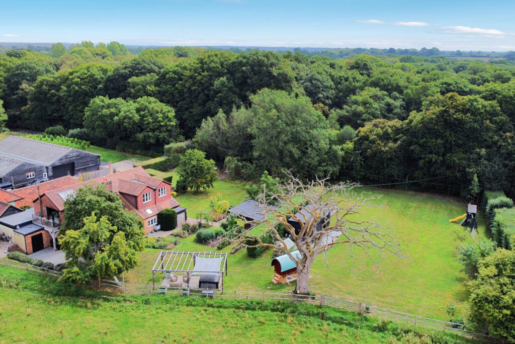 Main image of property: Petworth Road, Chiddingfold, GU8