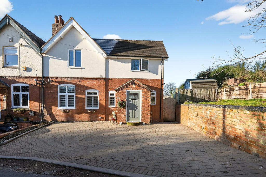 3-bed semi-detached on Walton Pool, Stourbridge, DY9, £550,000