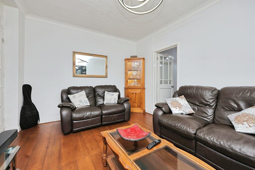 Bath Avenue, DEREHAM photo 3
