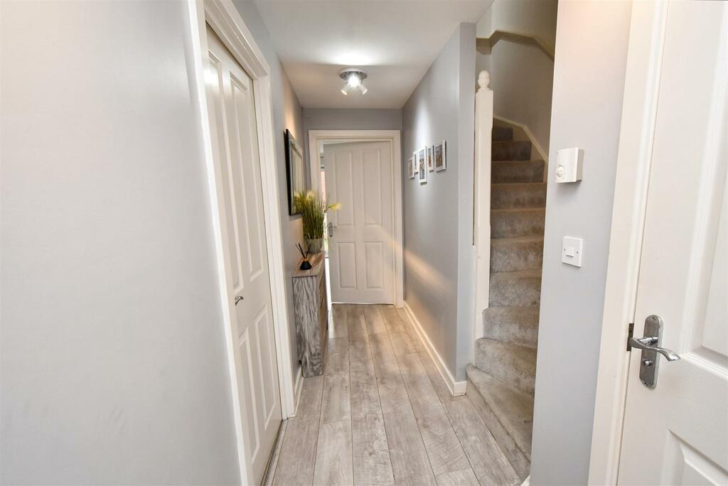 Flycatcher Road, Corby photo 2