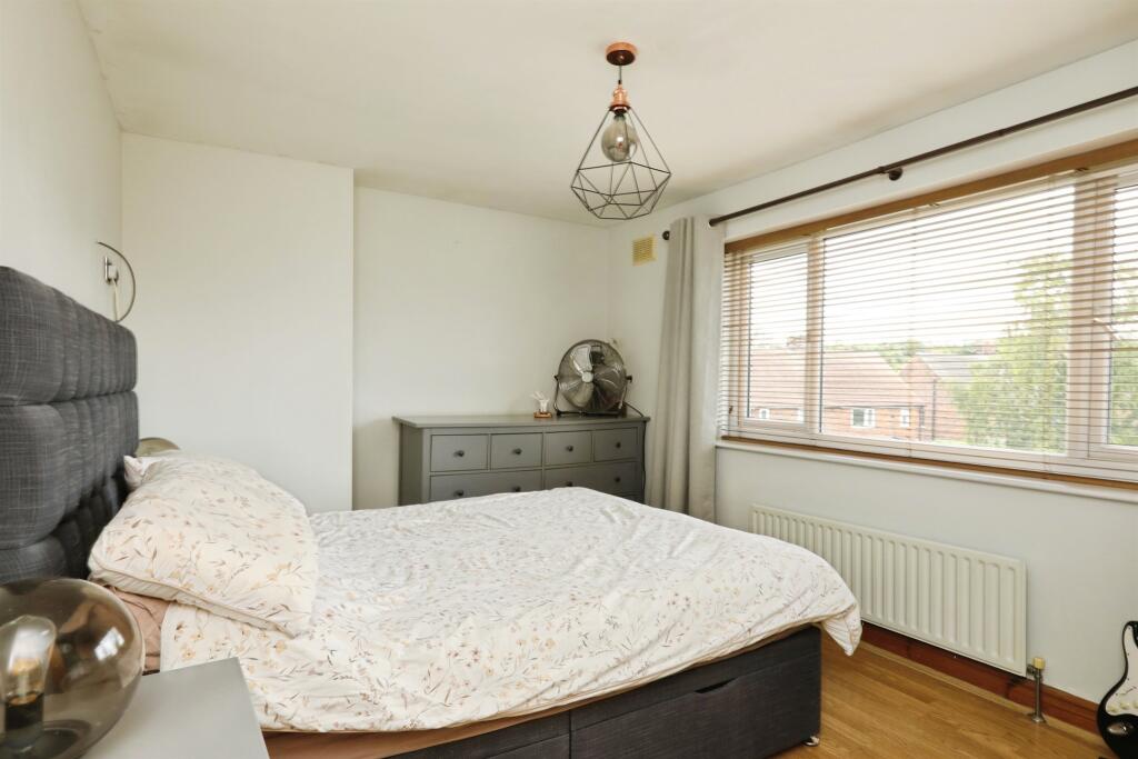 House in Rotherham, Dinnington St. John's - More
