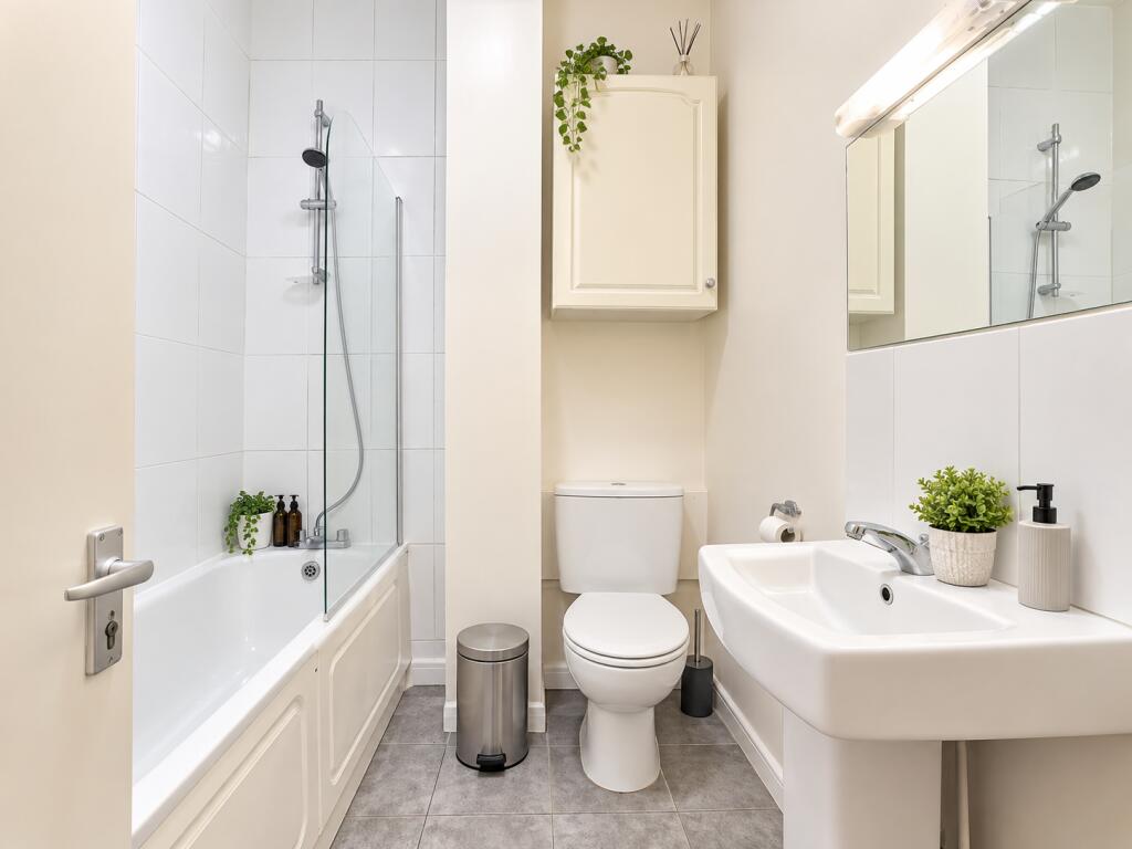 Apartment in London - View 5