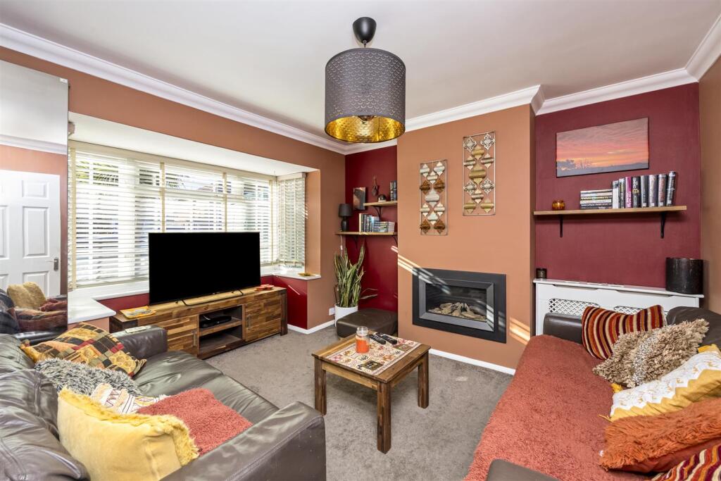 Nutley Crescent, Goring-By-Sea, Worthing photo 2