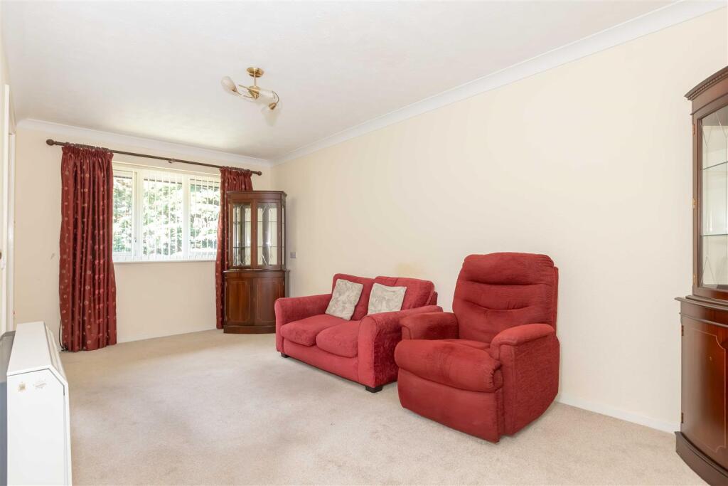 Apartment in Worthing, Salvington - View 3