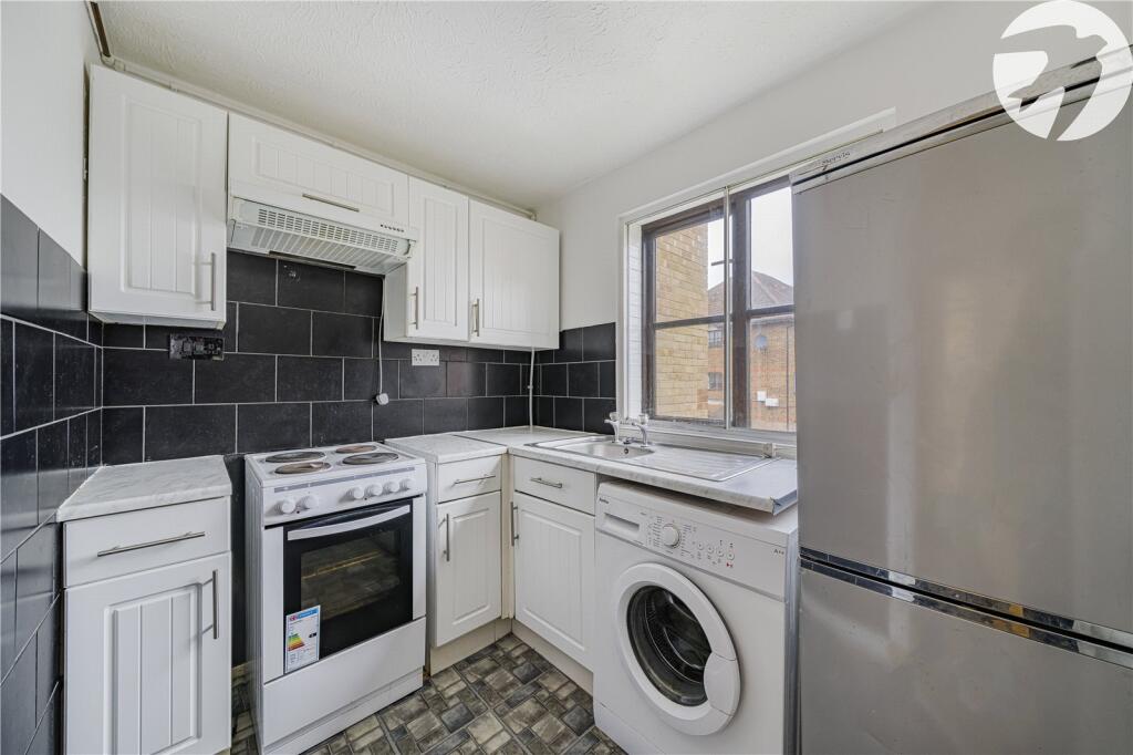 Apartment in Dartford, Brooklands, New Town - More