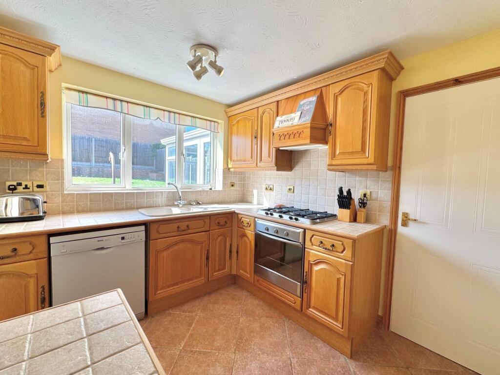 Anemone Close, Melton Mowbray photo 3