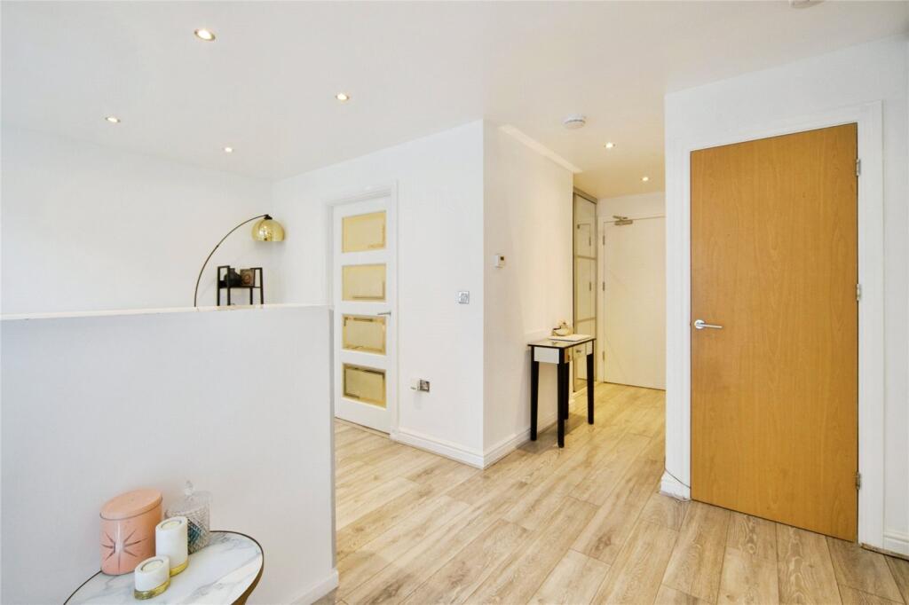 Apartment in London - View 5