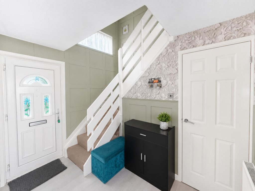 Brackenfield Square, Southfields, Northampton NN3 - View 5